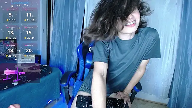 andyboy-'s Live XXX Chat