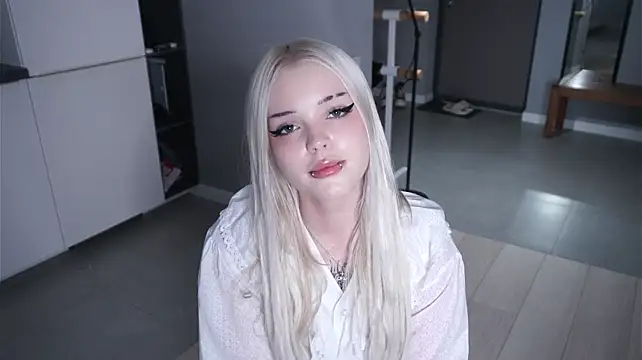 Онлайн чат XXX blondie_ink