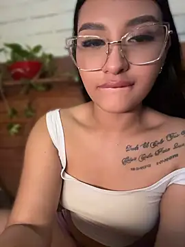 XXX chat uživo modela IvyX_X