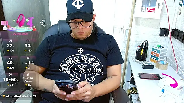 צ'אט XXX בשידור חי של Realjoel01