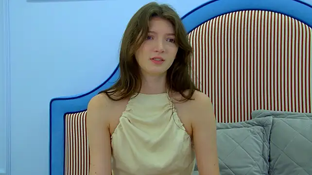 SophiaProve's Live XXX Chat