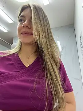 Show de alicee16 na webcam