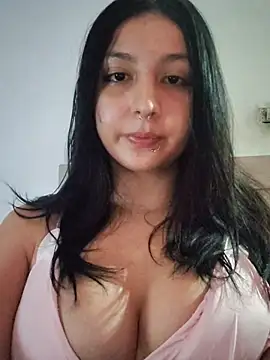 Maiden-Hot Adlı Modelin Canlı XXX Sohbeti