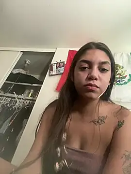 crissyluvu élő XXX-chatje