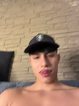 Lander_Cruz 现场XXX聊天