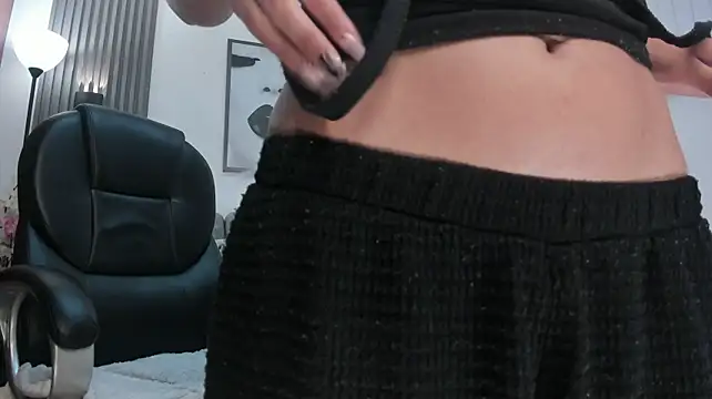 Honeyy_TaylorのライブXXXチャット