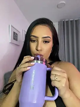 Chatroom XXX en direct de HELLEN_SANTOS