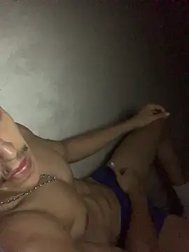 Big-dick-cum01 webkamerás műsora