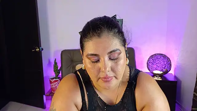 AndreaKinky live XXX chat
