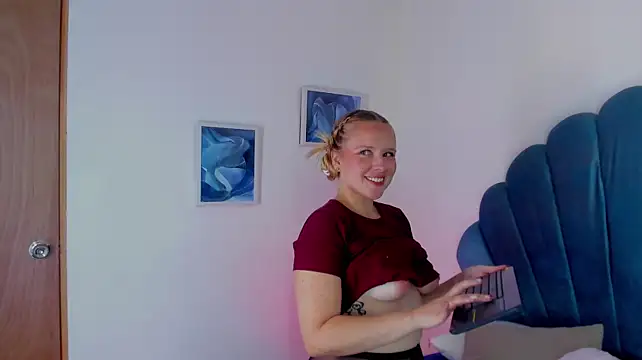 EmilySumerのライブXXXチャット