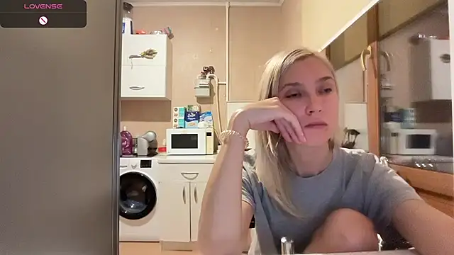 AngelJeni Chat XXX in diretta