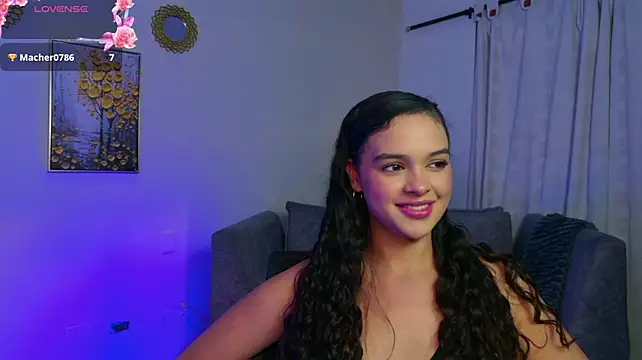 MaraVelvett Adlı Modelin Canlı XXX Sohbeti