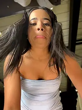 צ'אט XXX בשידור חי של EmmaExoticaXXX