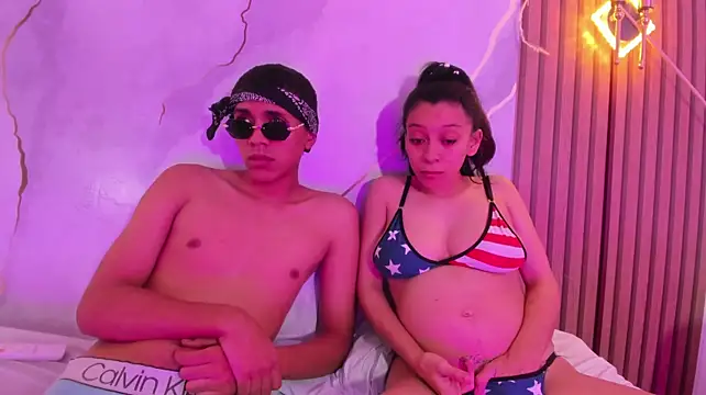 Chat XXX en directo de MielAndLeo