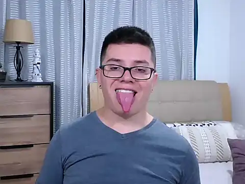 BlackFoXXX69's Live XXX Chat