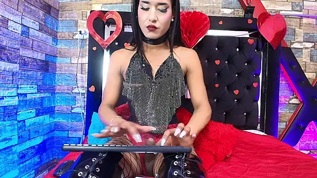 Laura_Fox01 现场XXX聊天
