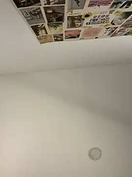 Chat +18 de ZaraLuuv ao vivo