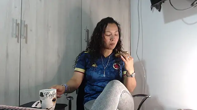 Chat XXX en directo de khawit_1