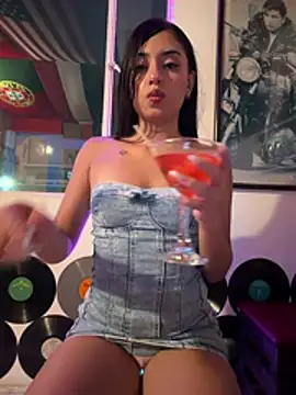 Chat XXX en directo de LilacNoir