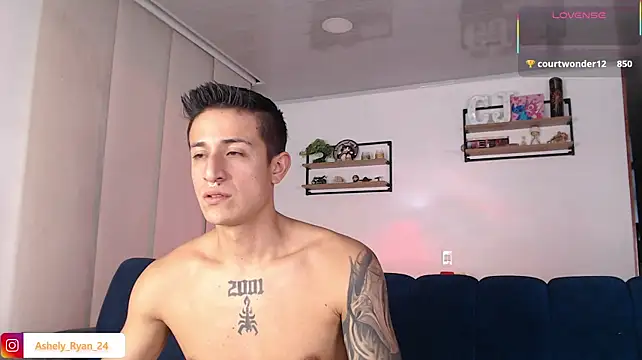 Pokazy przed kamerką – ashely_ryan24