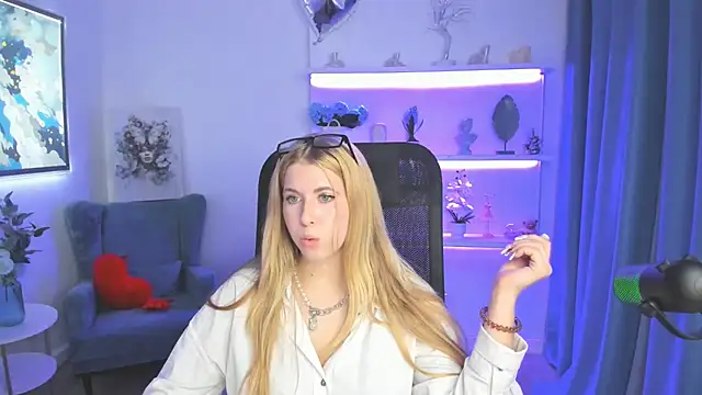 SaraMuger Adlı Modelin Canlı XXX Sohbeti