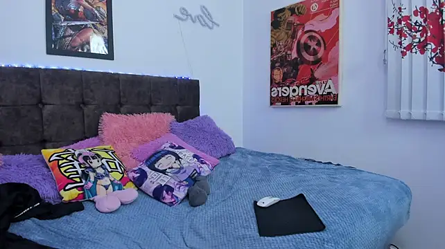 Elowra_Veyss' Live XXX Chat