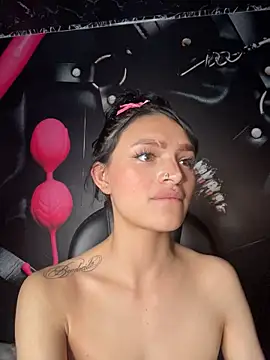 Kendall_LS' Live XXX Chat