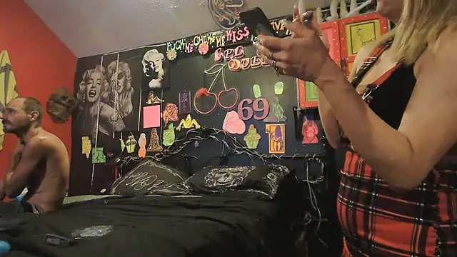DaddyAndSplashQueen's Live XXX Chat