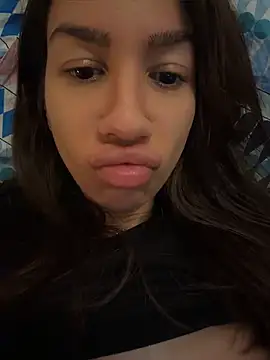הופעת וובקאם של Alexbrune