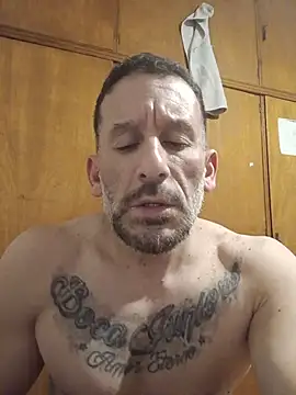 hernan198o Live XXX Chat
