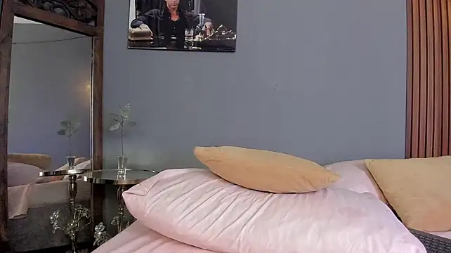 luna_sunflower__n Live XXX chat