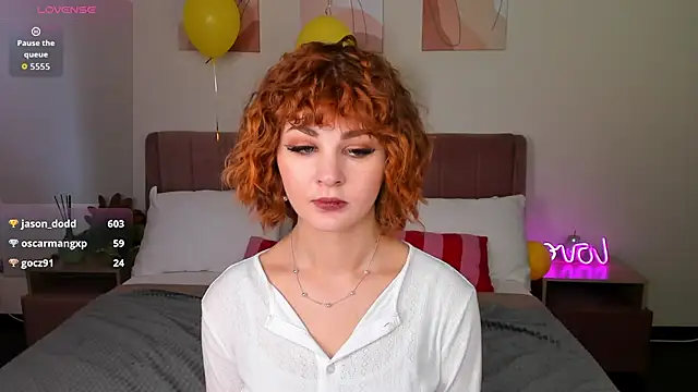 Kira__Fluffy's Live XXX Chat