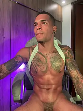 blackboy-strong Adlı Modelin Canlı XXX Sohbeti