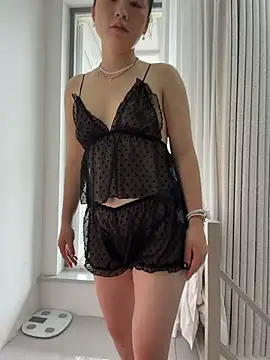 Iridessa- Adlı Modelin Canlı XXX Sohbeti