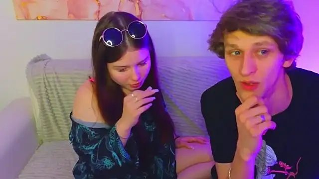 XXX chat uživo modela HateEmotions