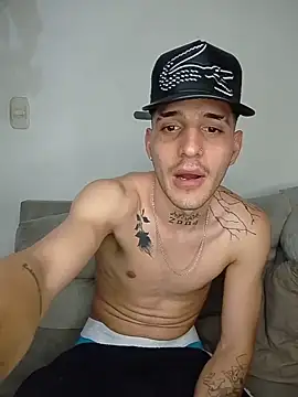 MaxHornyLatin Chat XXX live