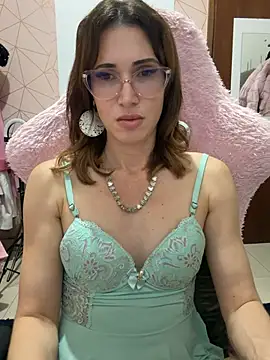 Irresistible37's Live XXX Chat