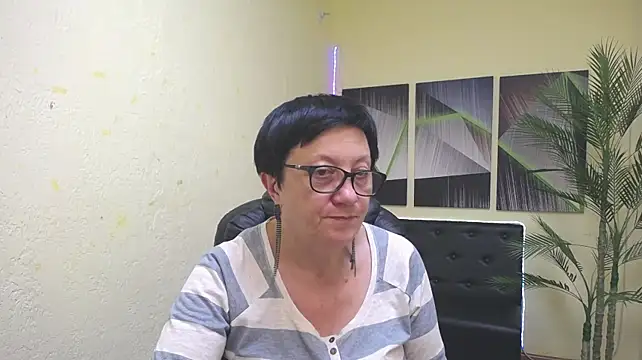 EmilyL0ve Live XXX-Chat