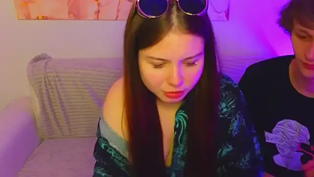 XXX chat uživo modela HateEmotions