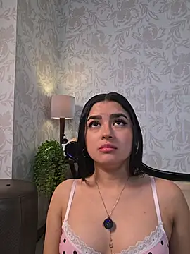 Онлайн чат XXX Emilygh1_