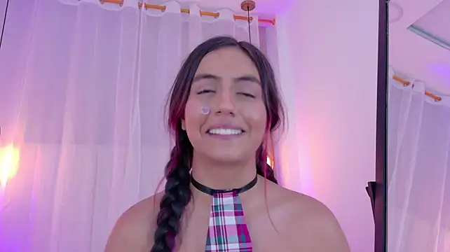 emily_bankのライブXXXチャット