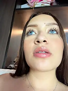 katlyn_martins Adlı Modelin Canlı XXX Sohbeti