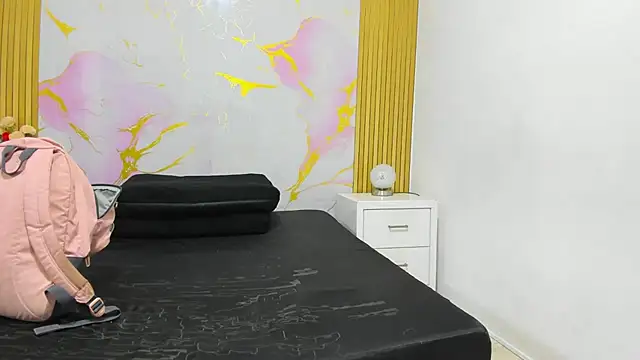 ImanyWinter Adlı Modelin Canlı XXX Sohbeti