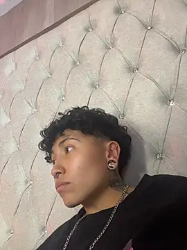 ian_mathias_ live XXX chat