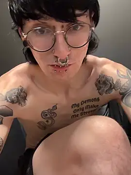 GothSadist live XXX chat