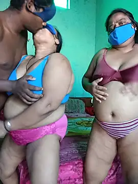 צ'אט XXX בשידור חי של Group_Of_Lust
