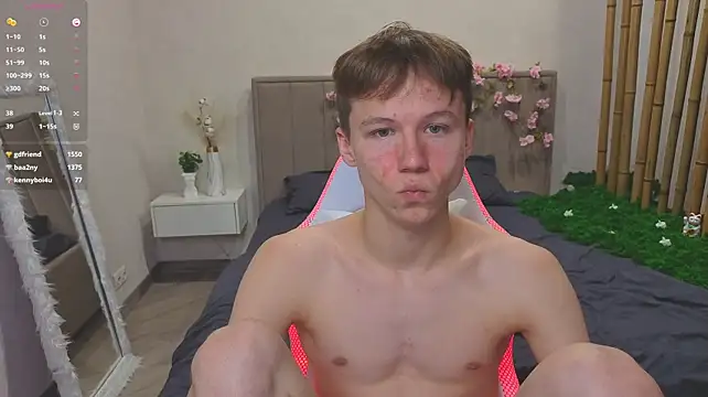 XXX chat uživo modela cuMte_boy