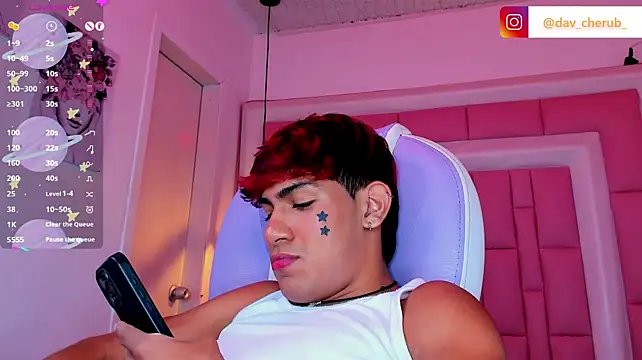 XXX chat uživo modela cherub_