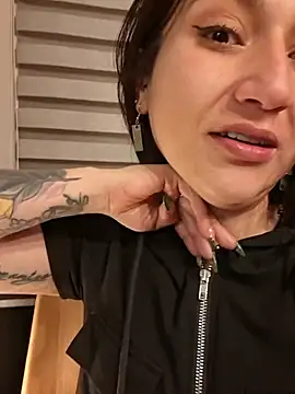 Magenta_Moon's Live XXX Chat
