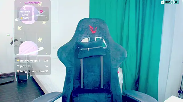 Chat +18 de Aliceglass__ ao vivo